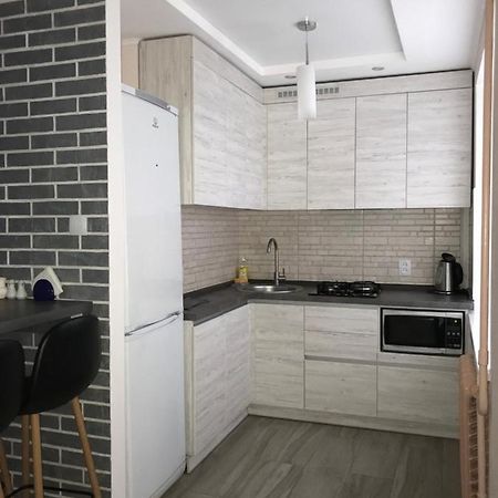 Апартаменти Studio Loft Style チェルニーヒウ エクステリア 写真